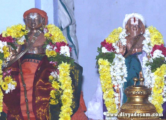 Sri Ramanujar and Sri Koorathazhwan