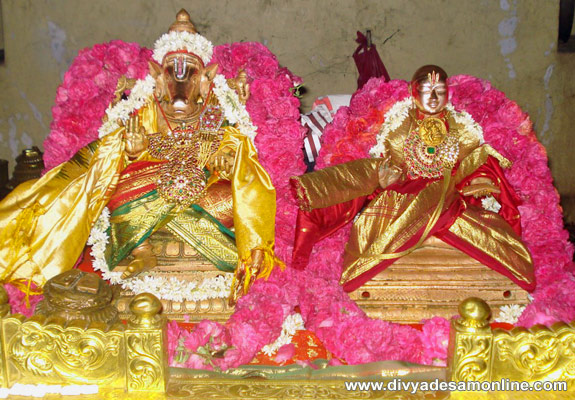 Sri Hayagreevar and Swami Desikar, Thiru Vaheendrapuram