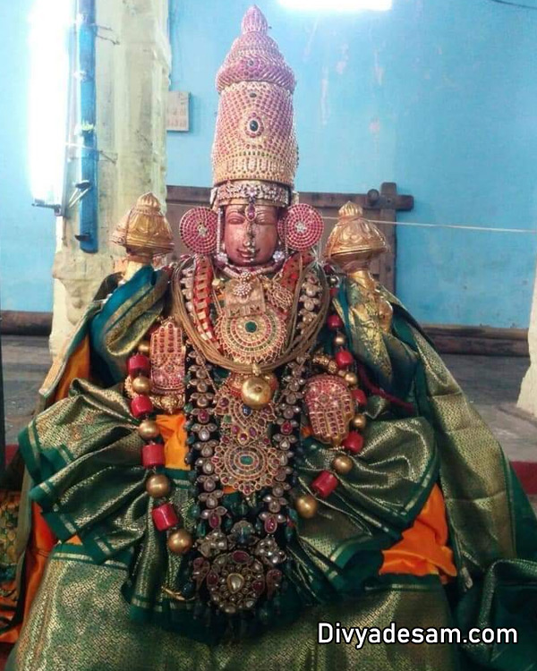 Kanchipuram Sri Perundevi Thayar - காஞ்சி பெருந்தேவி தாயார்