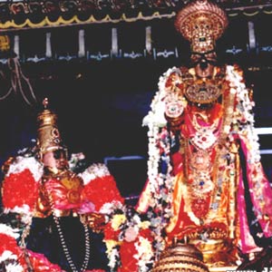 Sri Ranganathar with Nachiyars
